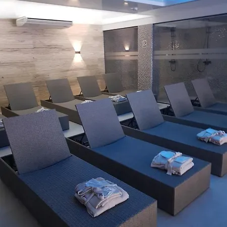 Family Apartmans Harry- Apartmans Of The & Zoned, - Special Benefit, Children Up To 13 Years Of Age Accompanied By Two Adults For Free-parking-breakfast-pool&spa Aparthotel