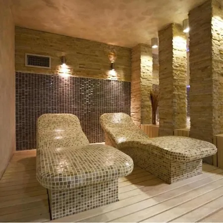 Family Apartmans Harry- Apartmans Of The & Zoned, - Special Benefit, Children Up To 13 Years Of Age Accompanied By Two Adults For Free-parking-breakfast-pool&spa Aparthotel