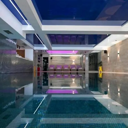 Family Apartmans Harry- Apartmans Of The & Zoned, - Special Benefit, Children Up To 13 Years Of Age Accompanied By Two Adults For Free-parking-breakfast-pool&spa Aparthotel