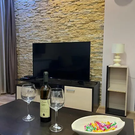 Family Apartmans Harry- Apartmans Of The & Zoned, - Special Benefit, Children Up To 13 Years Of Age Accompanied By Two Adults For Free-parking-breakfast-pool&spa Kopaonik