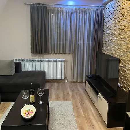 Family Apartmans Harry- Apartmans Of The & Zoned, - Special Benefit, Children Up To 13 Years Of Age Accompanied By Two Adults For Free-parking-breakfast-pool&spa Kopaonik