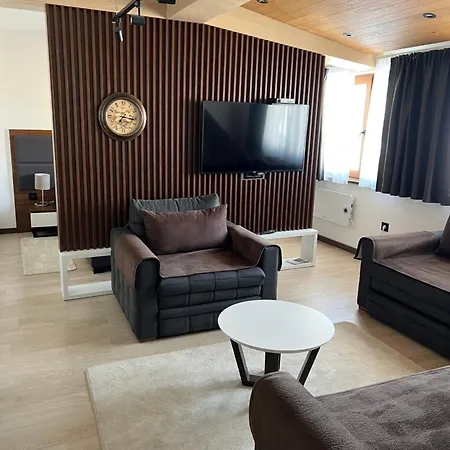 Aparthotel Family Apartmans Harry- Apartmans Of The & Zoned, - Special Benefit, Children Up To 13 Years Of Age Accompanied By Two Adults For Free-parking-breakfast-pool&spa Kopaonik