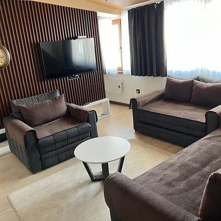 Family Apartmans Harry- Apartmans Of The & Zoned, - Special Benefit, Children Up To 13 Years Of Age Accompanied By Two Adults For Free-parking-breakfast-pool&spa 4* Kopaonik