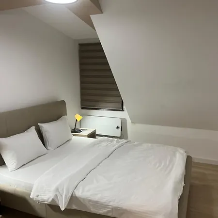 Family Apartmans Harry- Apartmans Of The & Zoned, - Special Benefit, Children Up To 13 Years Of Age Accompanied By Two Adults For Free-parking-breakfast-pool&spa 4*