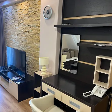 Family Apartmans Harry- Apartmans Of The & Zoned, - Special Benefit, Children Up To 13 Years Of Age Accompanied By Two Adults For Free-parking-breakfast-pool&spa Aparthotel Kopaonik