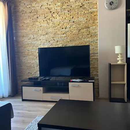 Family Apartmans Harry- Apartmans Of The & Zoned, - Special Benefit, Children Up To 13 Years Of Age Accompanied By Two Adults For Free-parking-breakfast-pool&spa 4* Kopaonik